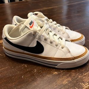 Nike Women's Court Legacy